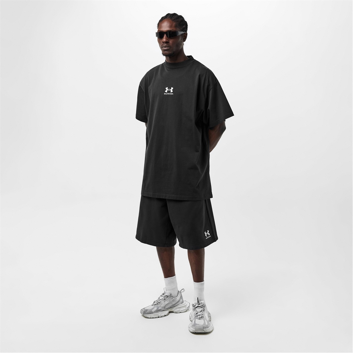 UNDER ARMOUR 3XL KNIT SNEAKER IN LIGHT GRAY WHITE AND BLACK POLYESTER