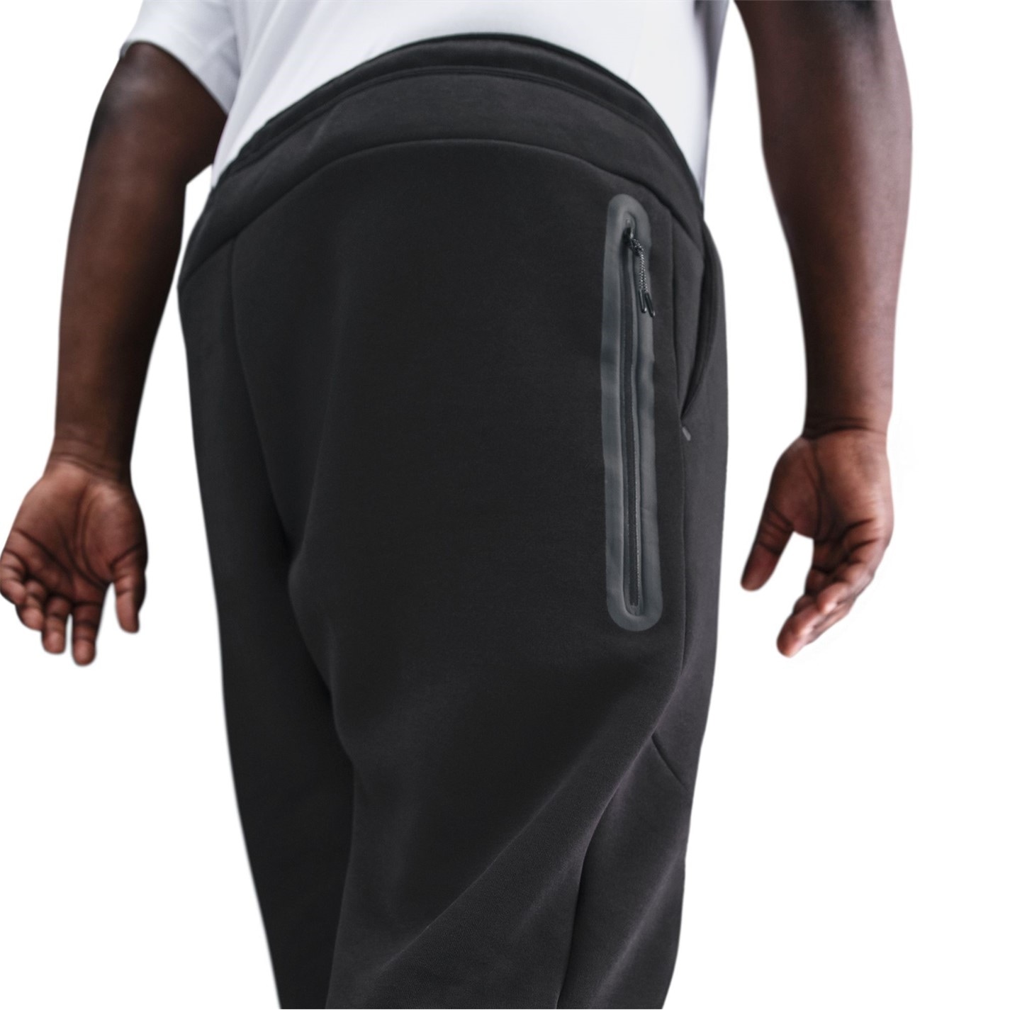 mens nike joggers with zipper pockets