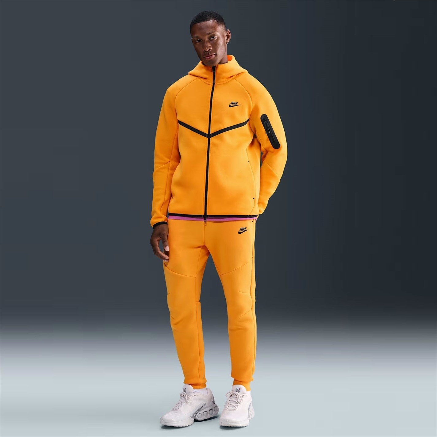 Nike | Nike Tch Flc Jgr Sn54 | Men | Sundial | Flannels Fashion