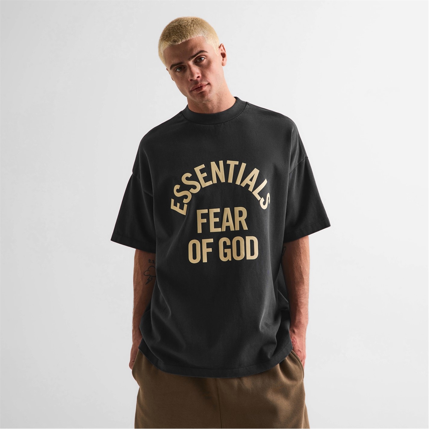 FEAR OF GOD ESSENTIALS | Men's Oversized T-Shirt | Men | Black ...