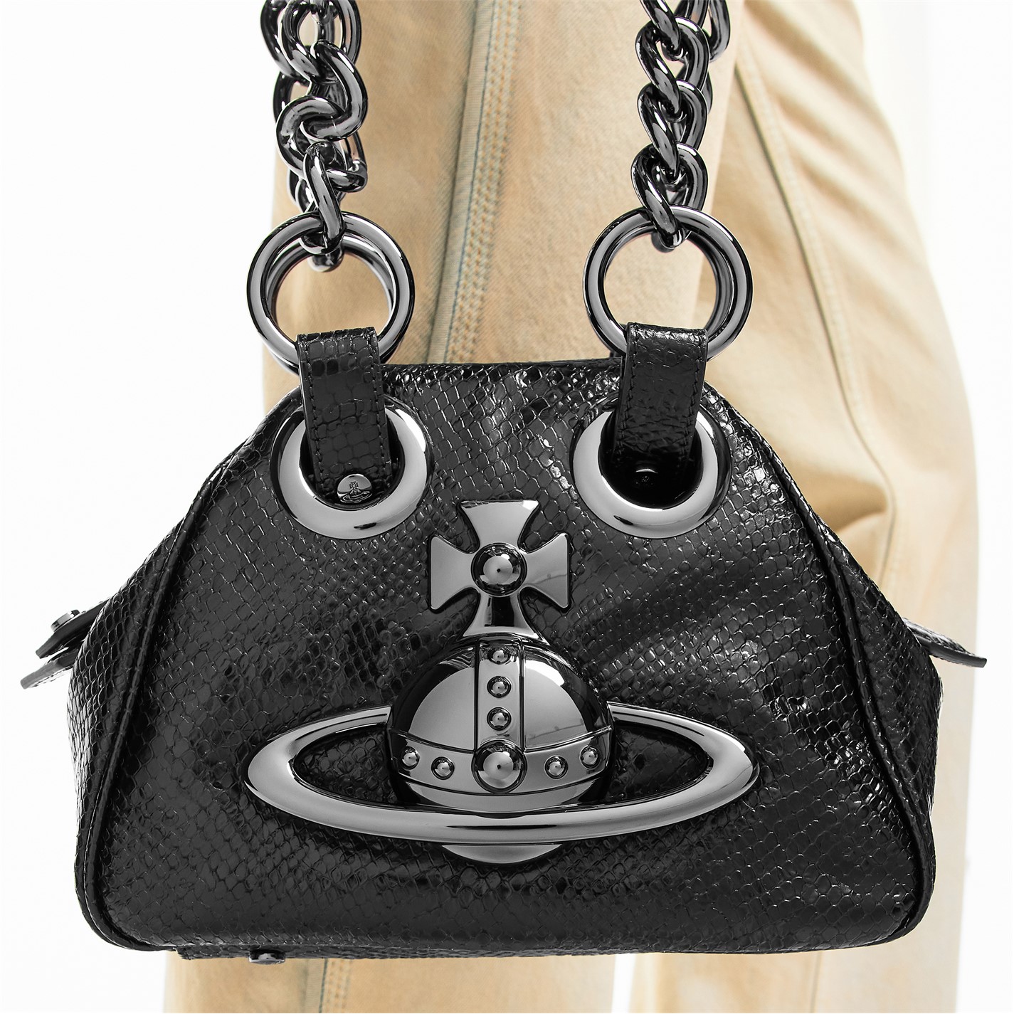 VIVIENNE WESTWOOD | Chain Shoulder Bag | Women | Black | Flannels