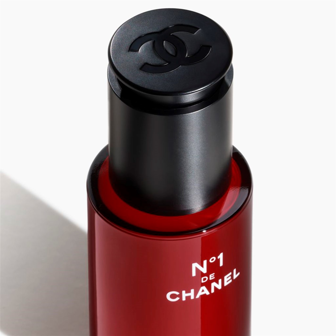 CHANEL | NÂ°1 Revitalising Red Camellia Face Serum | Unisex | Face ...