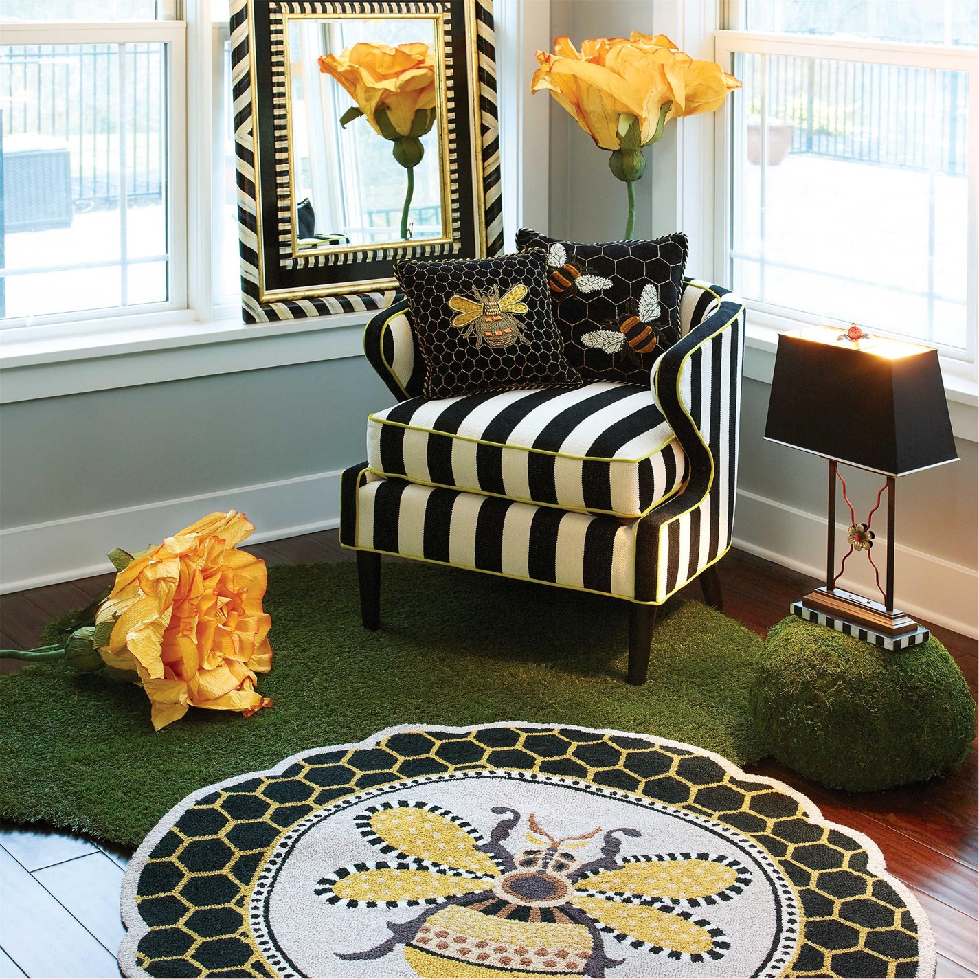 MacKenzie-Childs | Queen Bee Rug - 122cm | Unisex | Black | Flannels