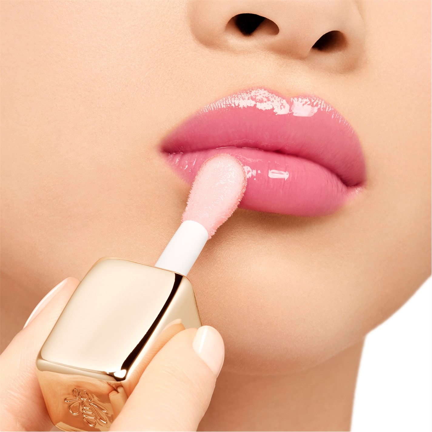Guerlain | KissKiss Bee Glow Oil natural-origin honey tint lip oil