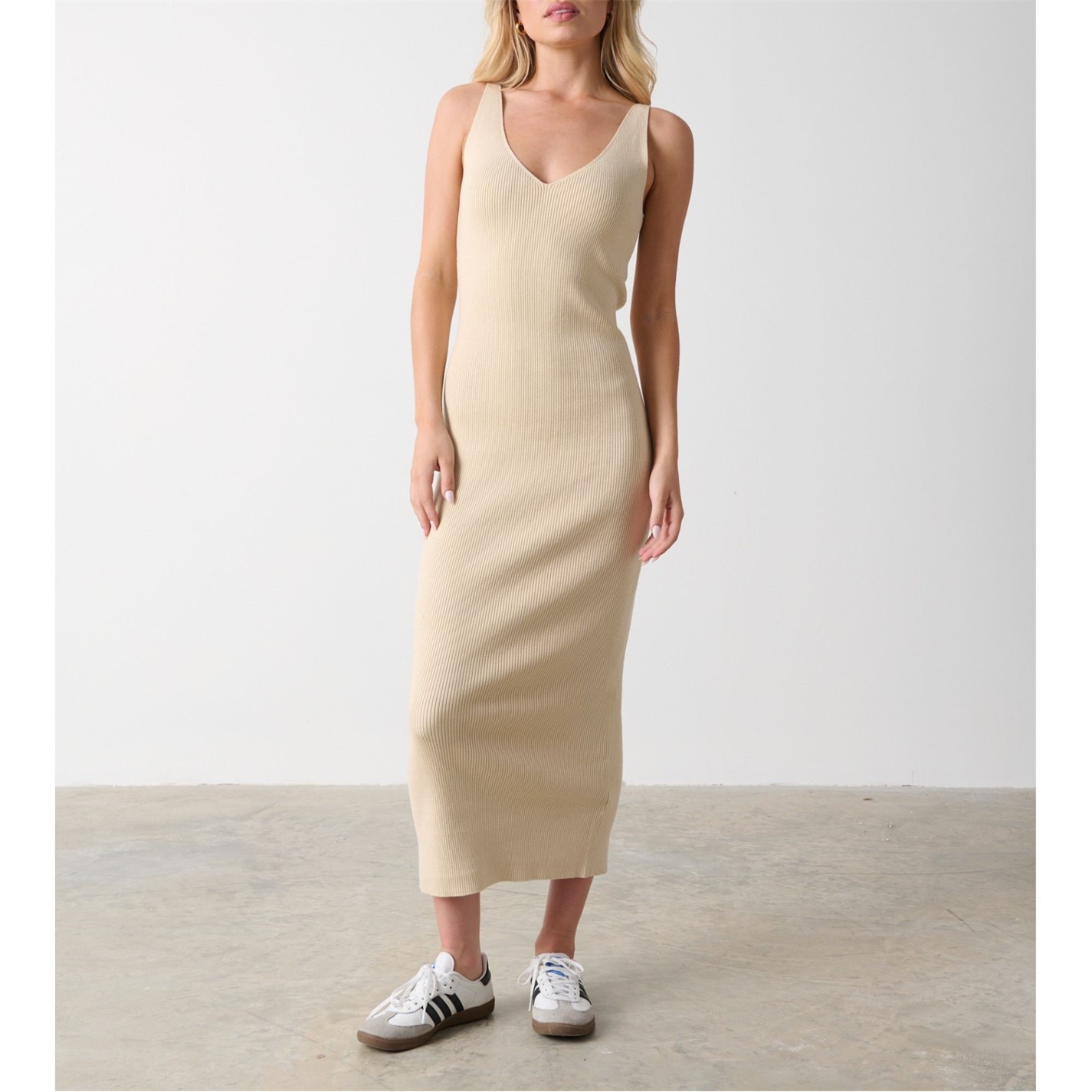 what nail color goes with beige dress VERO MODA Beige Printed Midaxi Dress