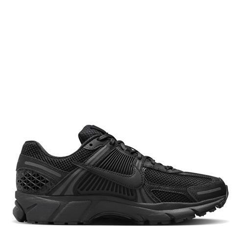 NIKE - Zoom Vomero 5 Trainers