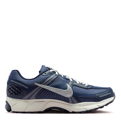 NIKE - Zoom Vomero 5 Trainers
