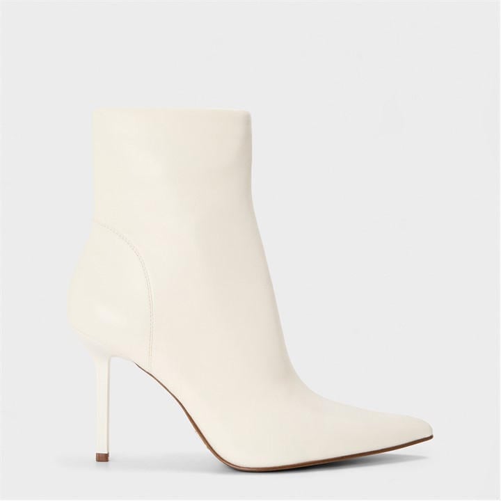 Steve Madden Women's Cream Lyanna Ankle Boots