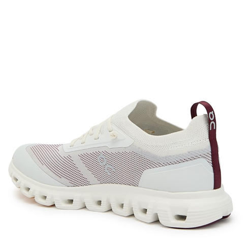 On - Women's Cloud 6 Versa Runners