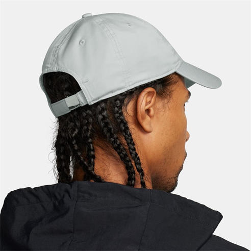 Nike - Metal Swoosh Cap