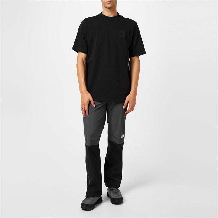 The North Face Men’s Regular Fit T-Shirt – Black
