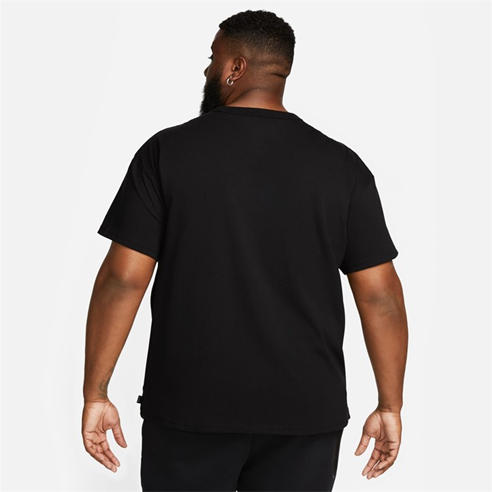NIKE - Premium Essentials T-Shirt