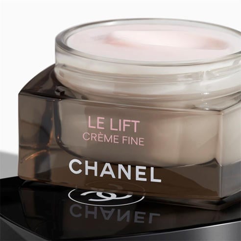 CHANEL - LE LIFT LIGHT CREAM Smooths - Firms