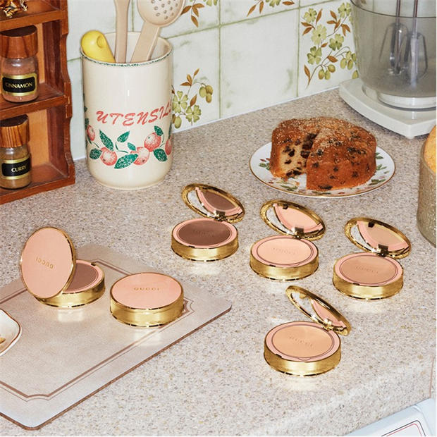 Gucci | Gucci Poudre de Beaute Mat Naturel Matte Face Powder Refill | Women  | Setting Powders | Flannels