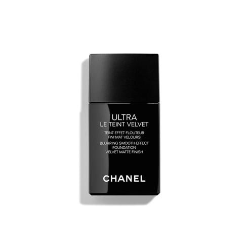 CHANEL - ULTRA LE TEINT VELVET BLURRING SMOOTH-EFFECT FOUNDATION. VELVET MATTE FINISH.