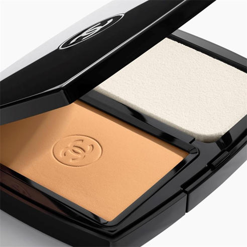 CHANEL - ULTRA LE TEINT Ultrawear – All–Day Comfort Flawless Finish Compact Foundation
